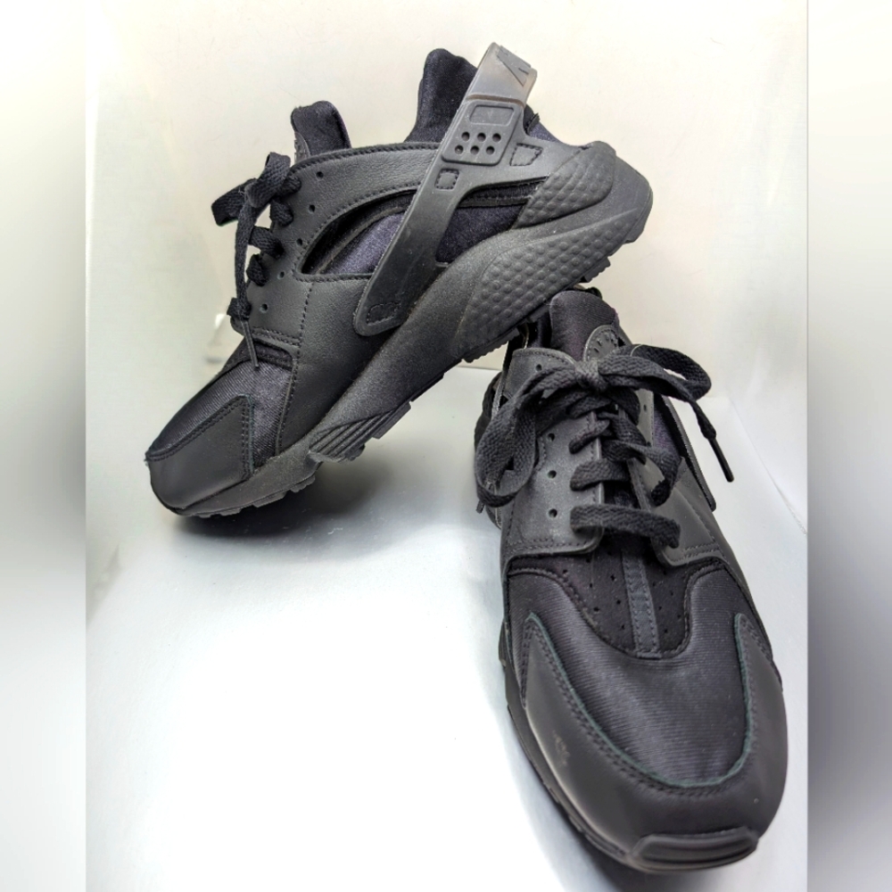Nike Black Huarache Shoes